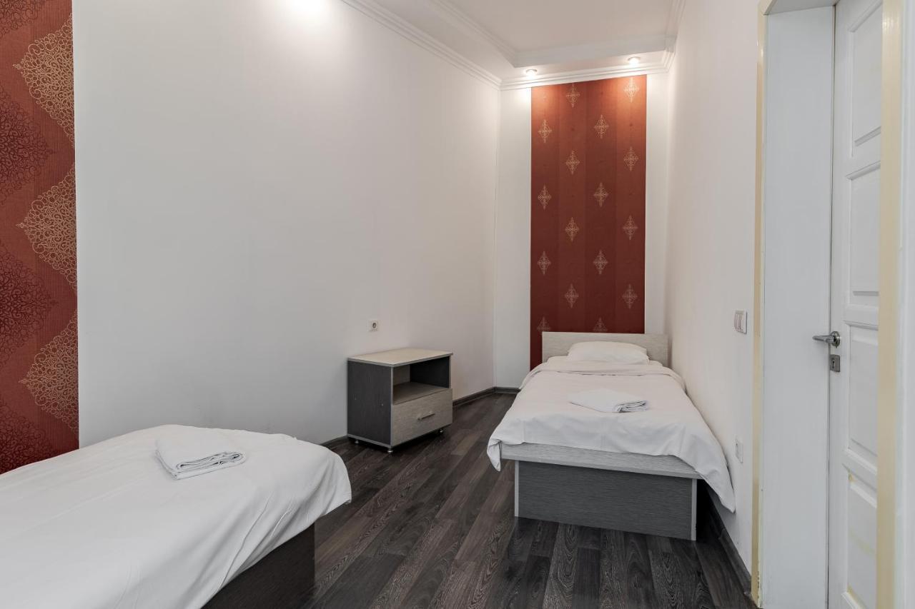 Halytska Apartment Lviv Buitenkant foto